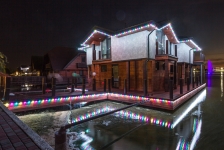 Контурна піксельна ілюмінацію будинку на воді, BRIGHTLED STARLIGHT