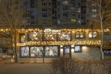 Иллюминация ресторана Lviv Croissants, Осокорки Киев