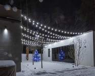 Гирлянда белт-лайт с лампами на терассе дома Белгравия