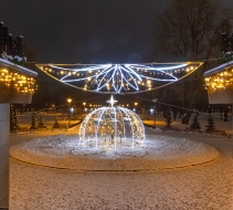 Конструкції для новорічної ілюмінації парку, Київ