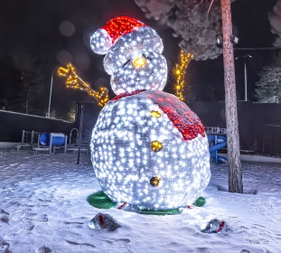Снеговик на лыжах, 400см